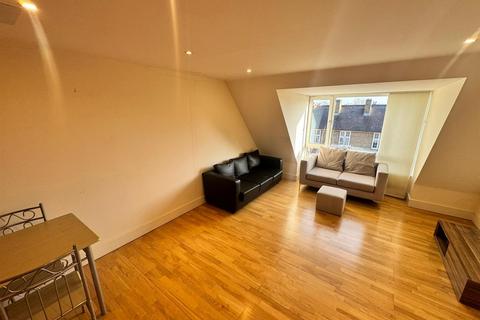 2 bedroom flat to rent, Liberty Street, London