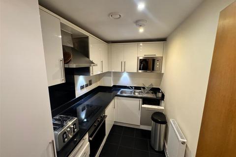 2 bedroom flat to rent, Liberty Street, London