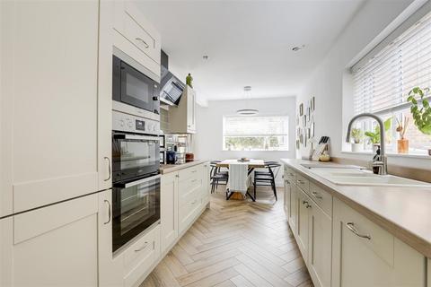 3 bedroom detached house for sale, County Road, Nottingham NG4