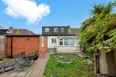 5 bedroom bungalow for sale, Roding Lane North, Woodford Green IG8