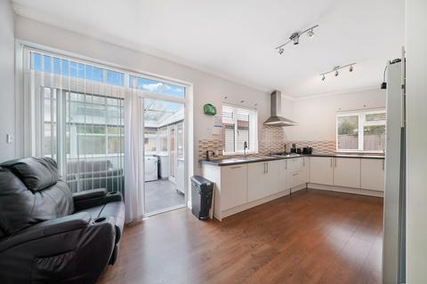 5 bedroom bungalow for sale, Roding Lane North, Woodford Green IG8