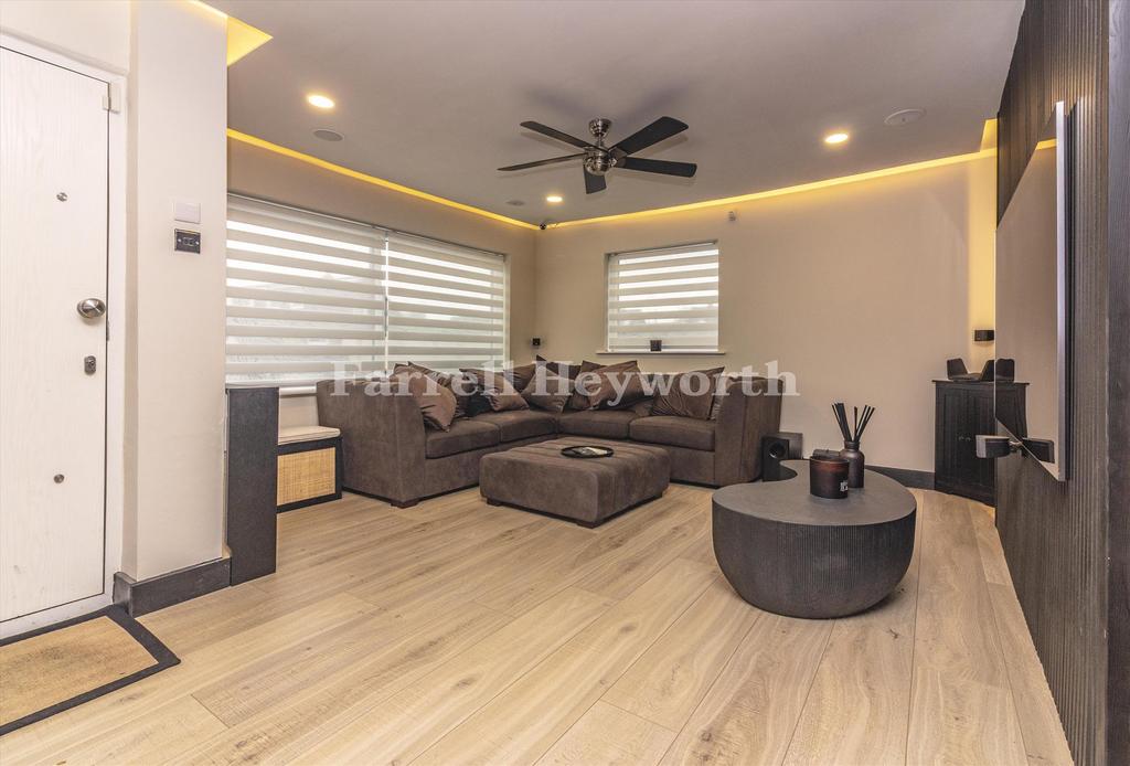 Lounge b