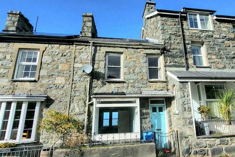 Dwylan, High Street, Harlech