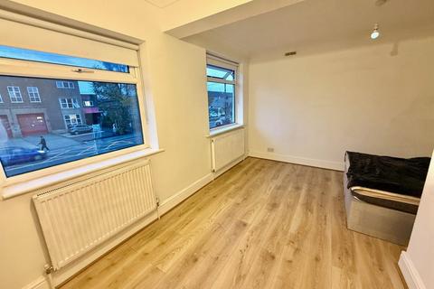 1 bedroom in a house share to rent, Church Street, Edmonton