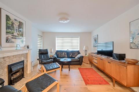 3 bedroom apartment for sale, St. Pauls Avenue, London NW2
