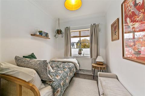 11 Conifers Close, Teddington, TW11 9JG