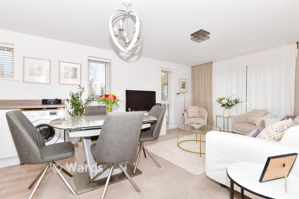 Lounge/Kitchen