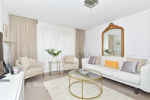 2 bedroom ground floor flat for sale, Derby Drive, Leybourne, West Malling, Kent