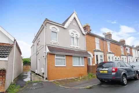 undefined, Hythe Road, Swindon SN1