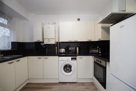 undefined, Hythe Road, Swindon SN1
