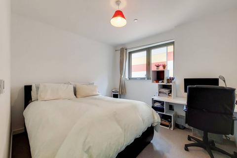 2 bedroom flat to rent, Galley House, Gallions Reach, London, E16