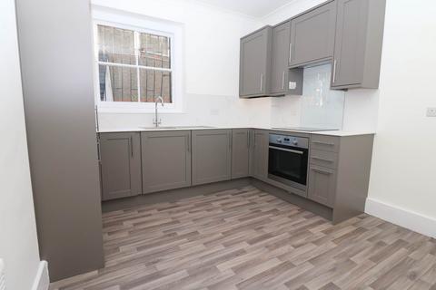 1 bedroom flat to rent, High Street, London