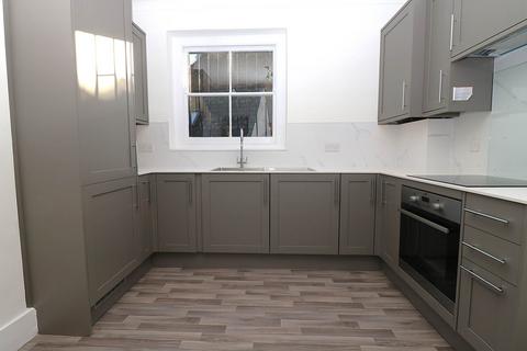1 bedroom flat to rent, High Street, London
