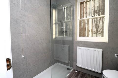 1 bedroom flat to rent, High Street, London