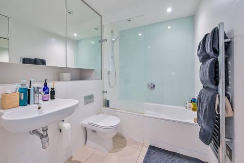 1 bedroom flat for sale, Walworth Road, Elephant and Castle, London, SE1