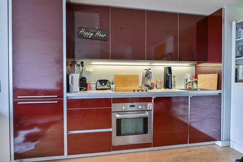1 bedroom flat for sale, Walworth Road, Elephant and Castle, London, SE1