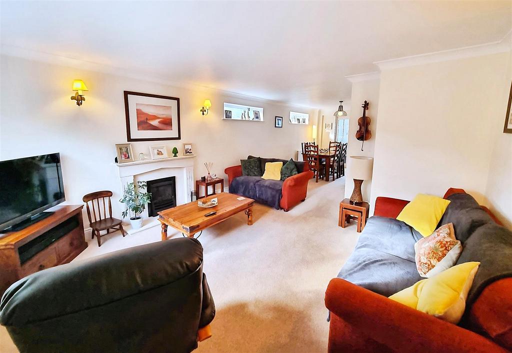 Living Room/Dining Room