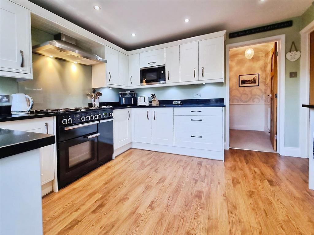 Fitted Kitchen
