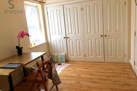undefined, Copy Silbury Avenue, Mitcham, Surrey