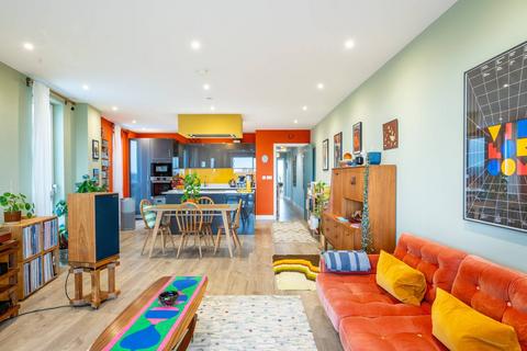 2 bedroom penthouse for sale, Beck Square, Leyton, London, E10