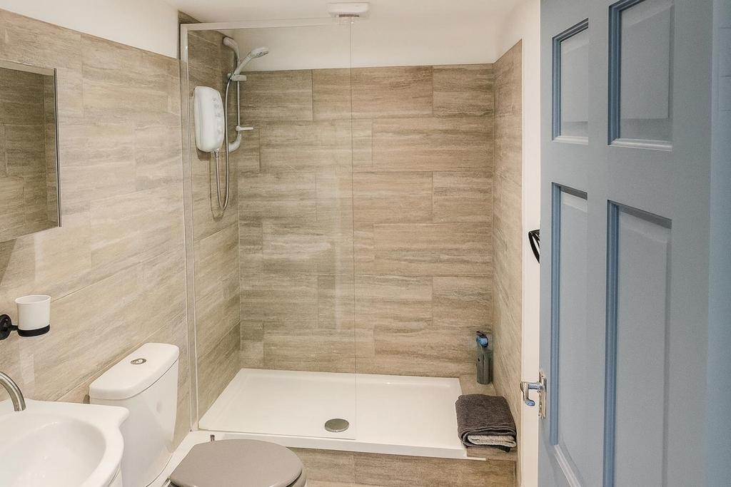 Contemporary bathroom marketing