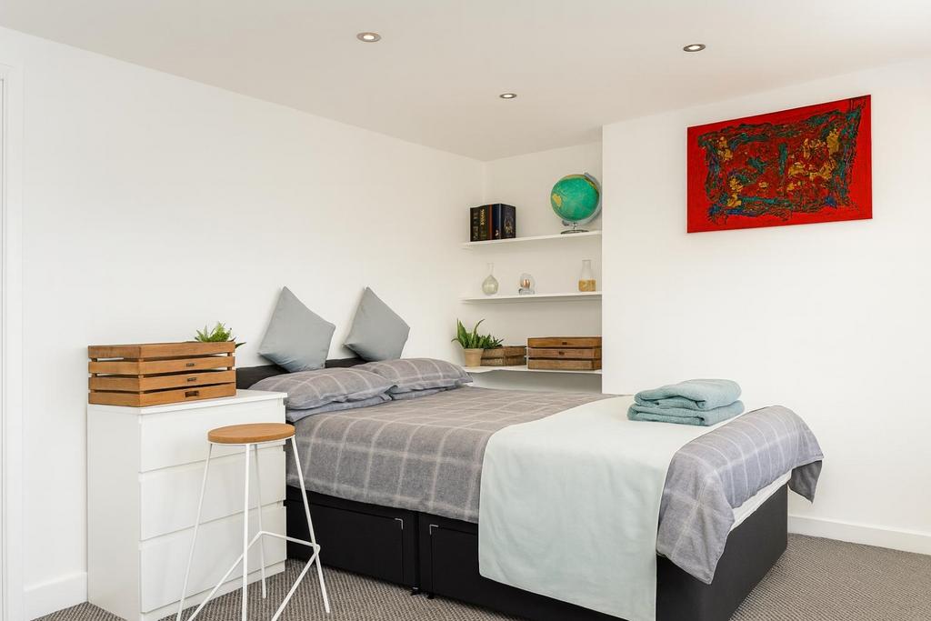 Enhanced bedroom landscape2