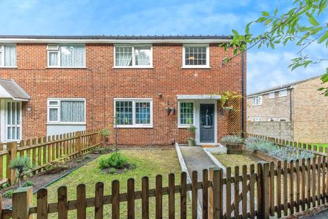 3 bedroom end of terrace house for sale, Greenview Walk, Kent ME7