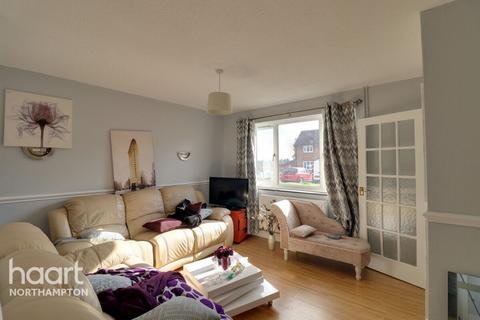 3 bedroom terraced house to rent, Conway Close, Northampton