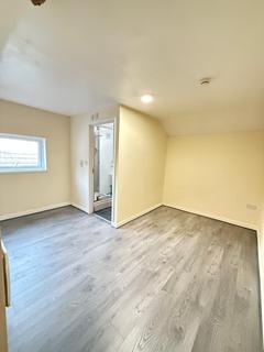 1 bedroom flat to rent, High Street, Cradley Heath B64