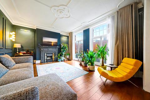4 bedroom apartment to rent, Avenue Mansions, Hampstead, London NW3