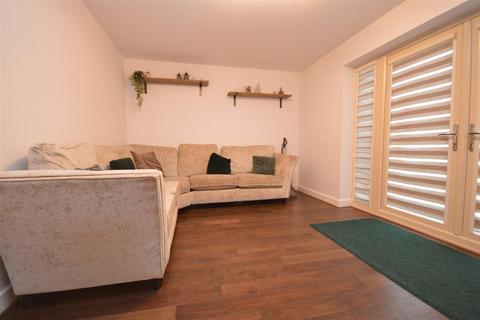 3 bedroom semi-detached house for sale, Stoborough Crescent, Featherstone, Pontefract