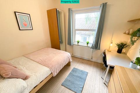 7 bedroom detached house to rent, Cambridge Road, Southampton, SO14 6RD