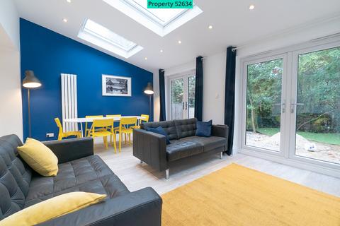 6 bedroom semi-detached house to rent, Kitchener Road, Southampton, SO17 3SF