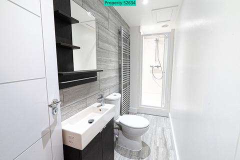 6 bedroom semi-detached house to rent, Kitchener Road, Southampton, SO17 3SF