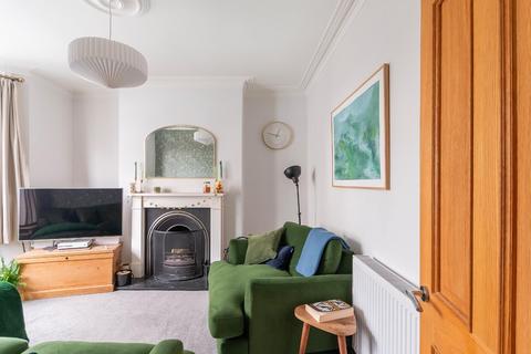 72 Mendip Road, Bristol, BS3 4NY