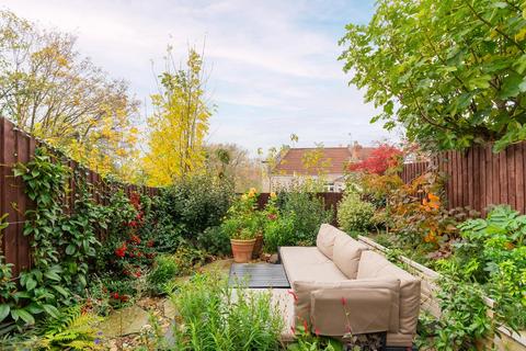 72 Mendip Road, Bristol, BS3 4NY