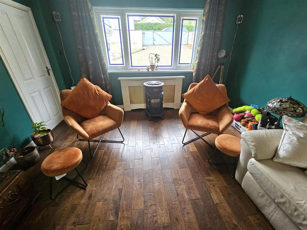 Living Area.jpg