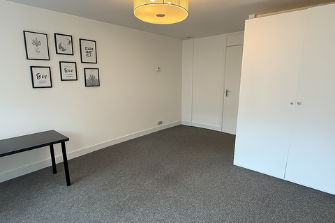 undefined, Whitehall Road, Uxbridge UB8