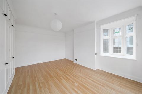 undefined, Parkway, Raynes Park SW20