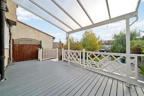 undefined, Parkway, Raynes Park SW20
