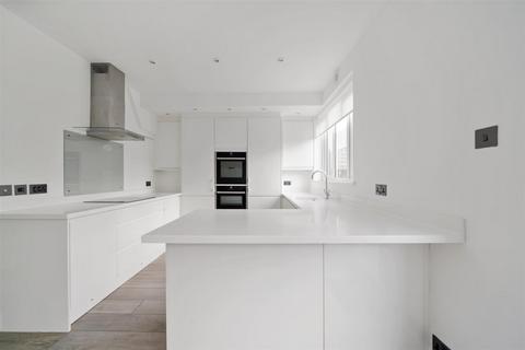 undefined, Parkway, Raynes Park SW20