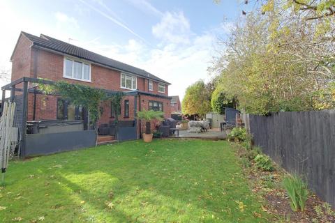 4 bedroom detached house for sale, Glebe Close, Newent