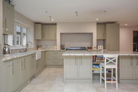 undefined, *SIGNATURE HOME* Ashwells Road, Pilgrims Hatch, Brentwood