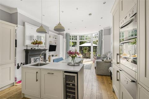 undefined, Queens Avenue, London, N10