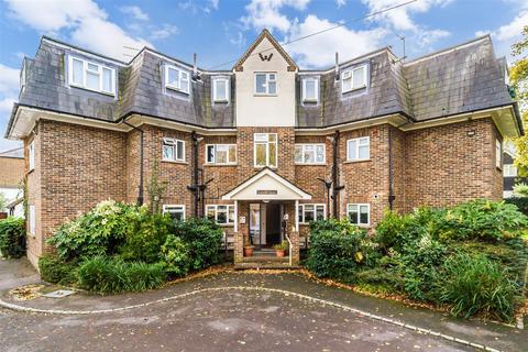 Epsom Road, Epsom