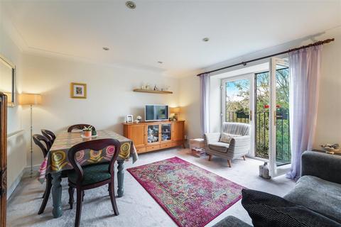 2 bedroom flat for sale, Epsom Road, Epsom