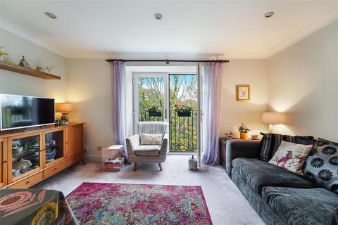 2 bedroom flat for sale, Epsom Road, Epsom