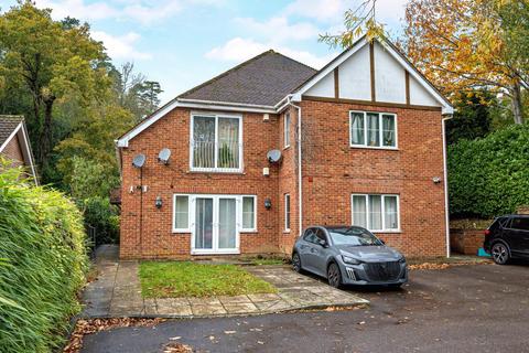 2 bedroom flat for sale, Southview Road, Hampshire GU35