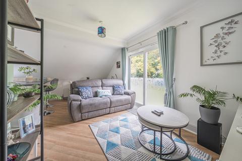 2 bedroom flat for sale, Southview Road, Hampshire GU35