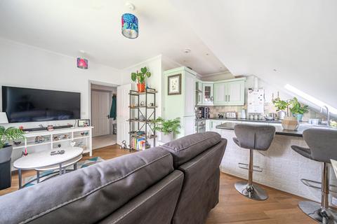 2 bedroom flat for sale, Southview Road, Hampshire GU35